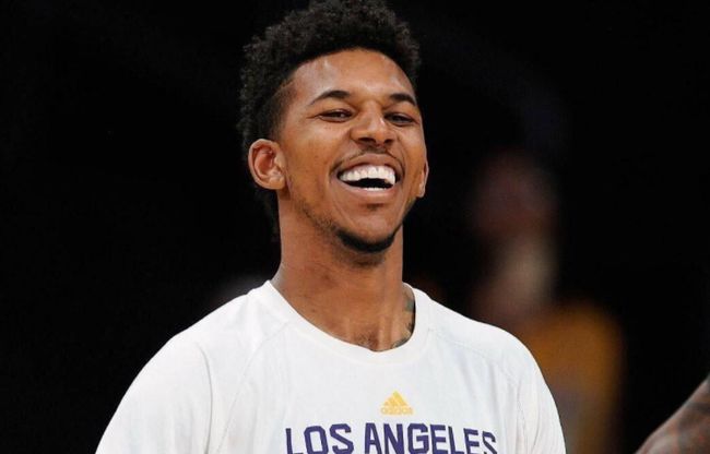 洁圆领构成 洁圆领构成