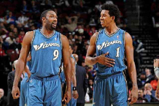 他在不同版 他在不同版